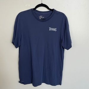 The Nike Tee NFL Tennessee Titans Size Large
